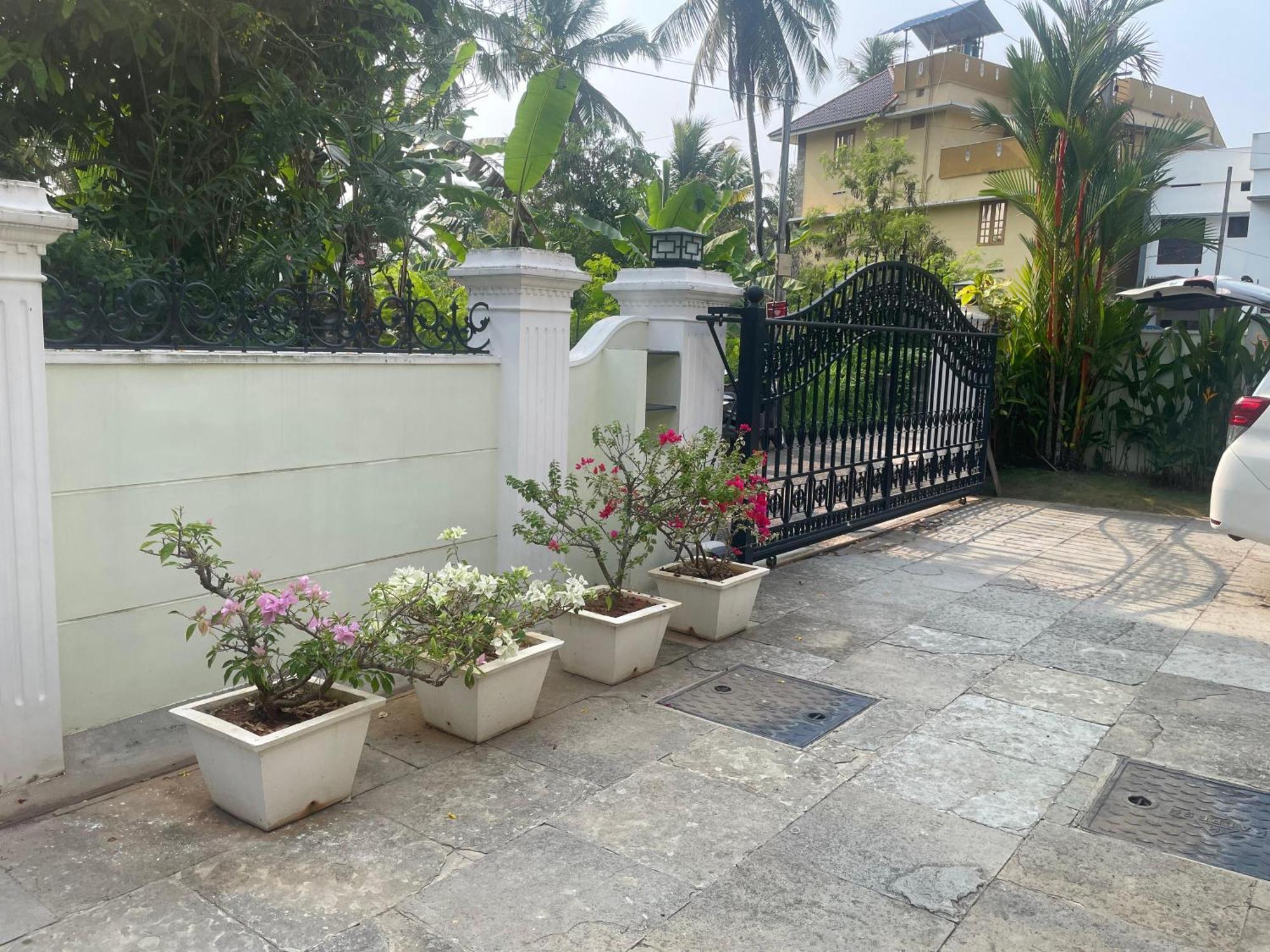 Pinky'S Villa Thiruvananthapuram Exterior photo