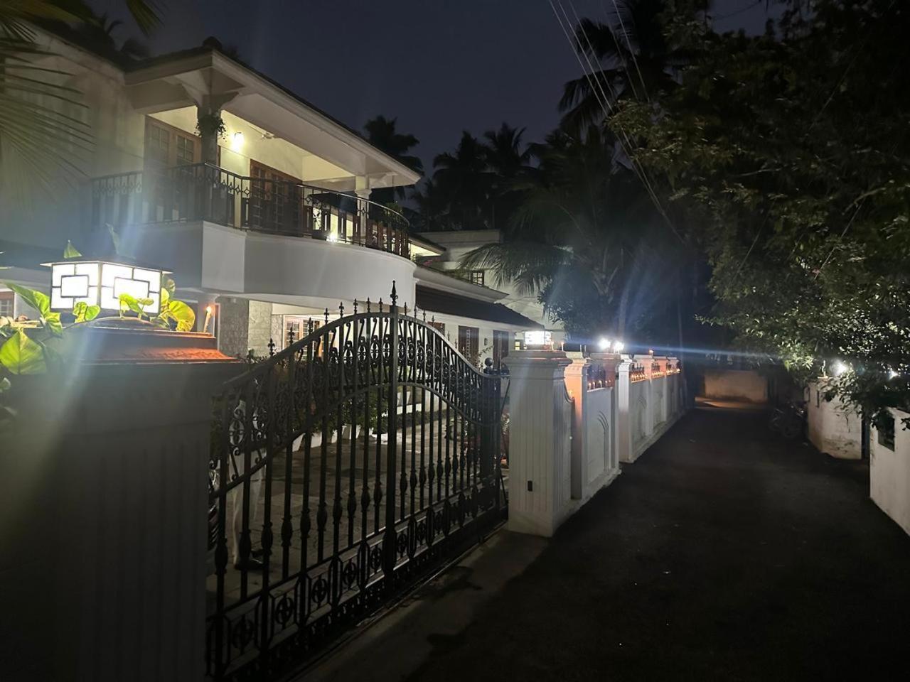 Pinky'S Villa Thiruvananthapuram Exterior photo